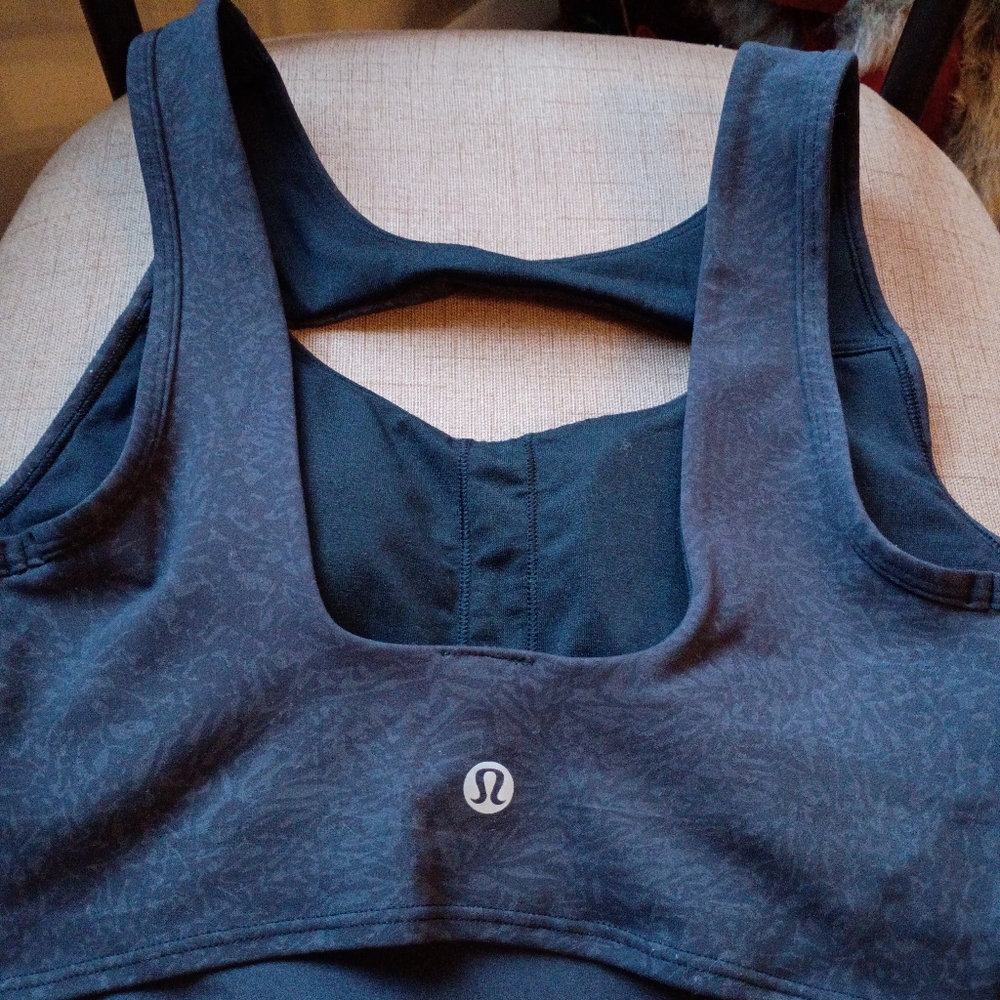 Lululemon Everlux Cut-Out Train Bra size small - Picture 6 of 9